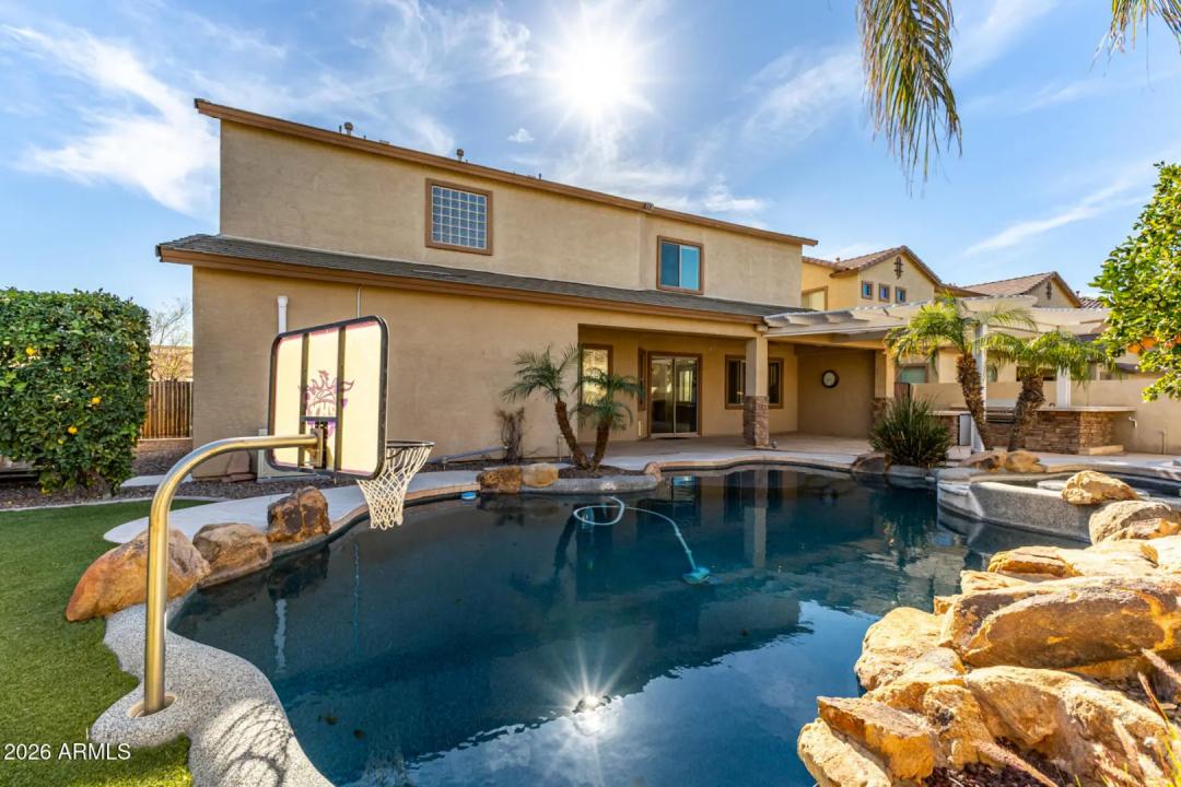 Real Estate Picture 24