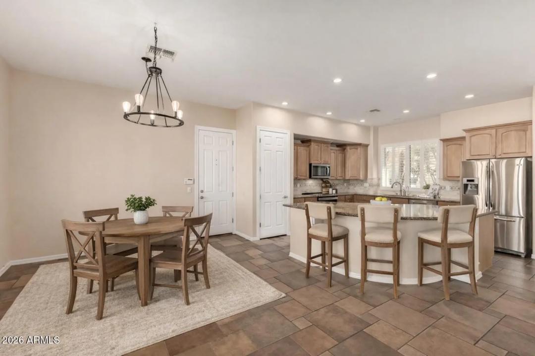 Real Estate Picture 11