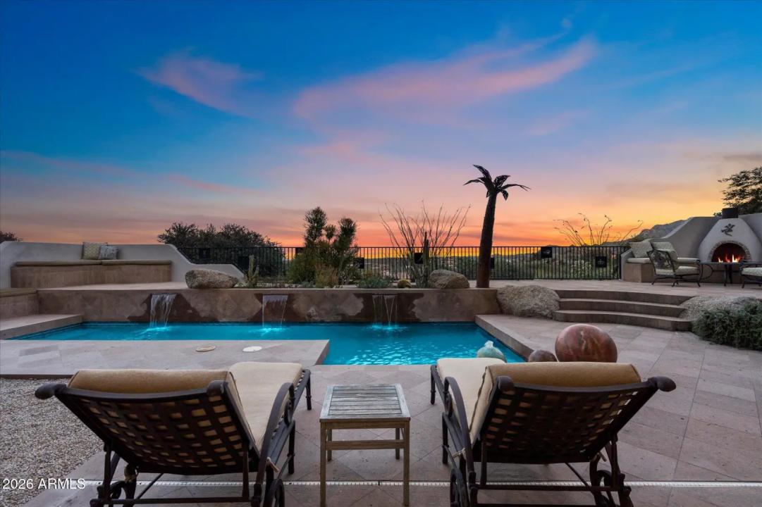 Real Estate Picture 4