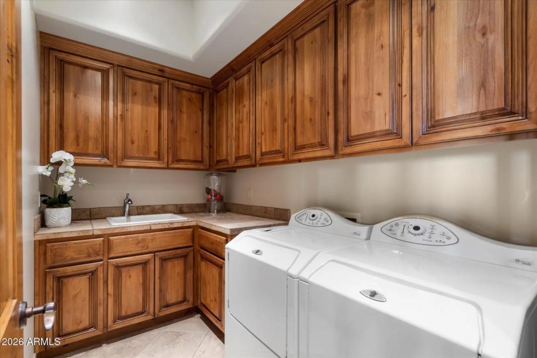 Real Estate Picture 42
