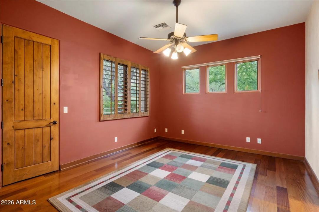 Real Estate Picture 32