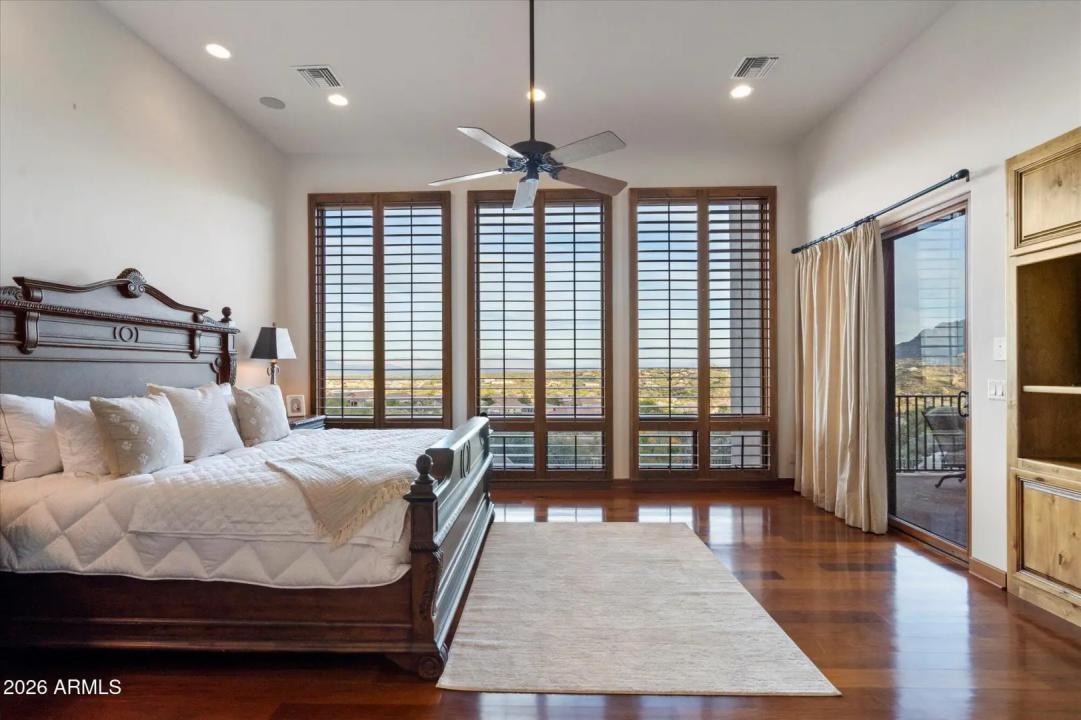 Real Estate Picture 23