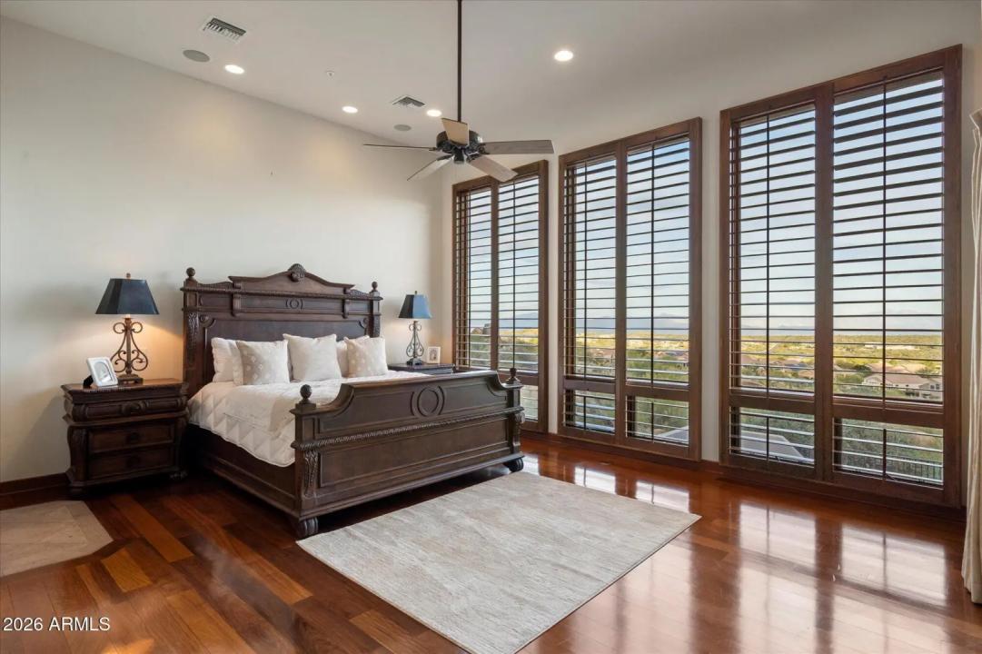 Real Estate Picture 24