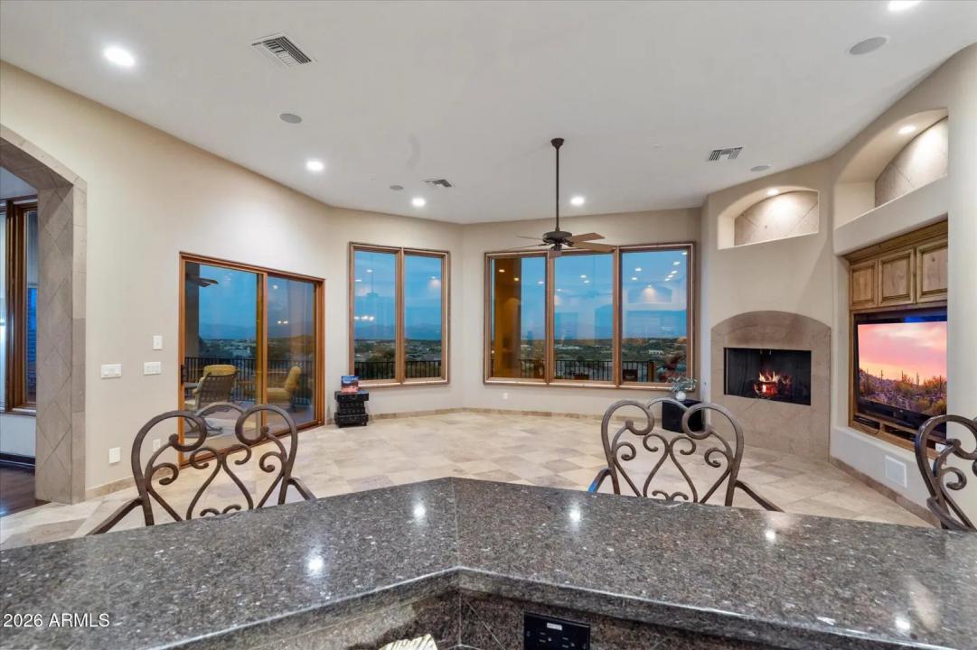 Real Estate Picture 16