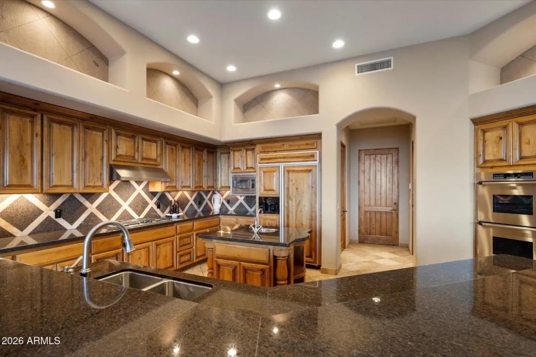 Real Estate Picture 12