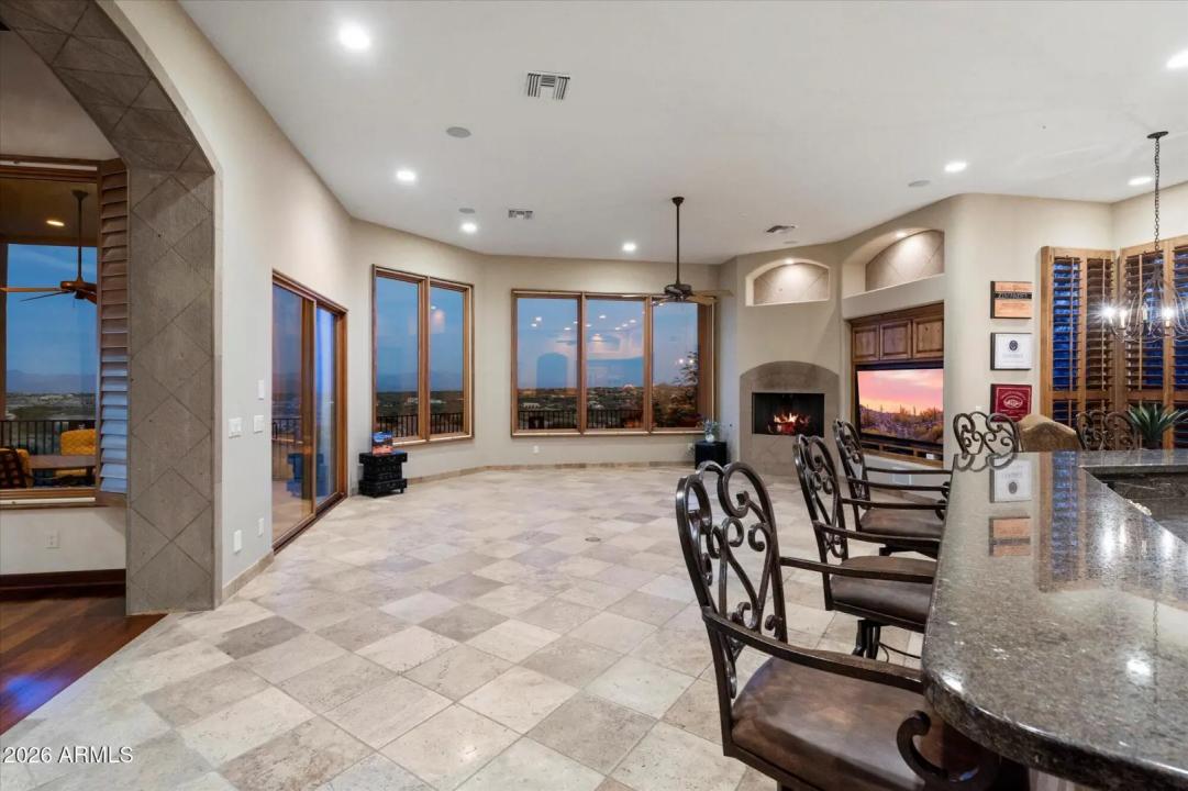 Real Estate Picture 15