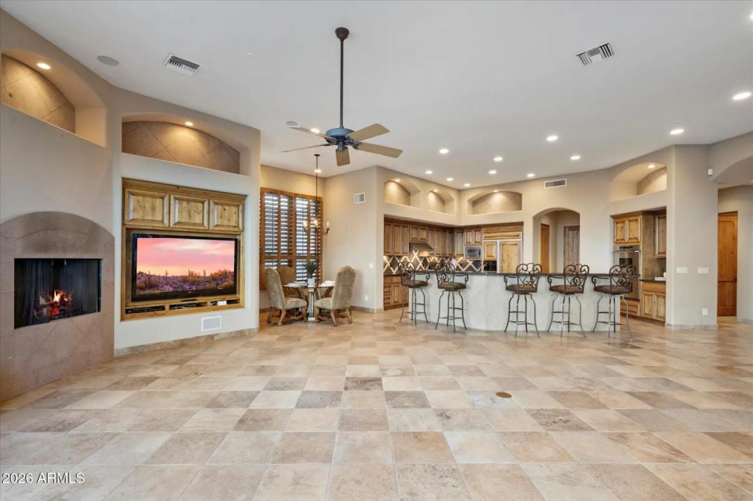 Real Estate Picture 19