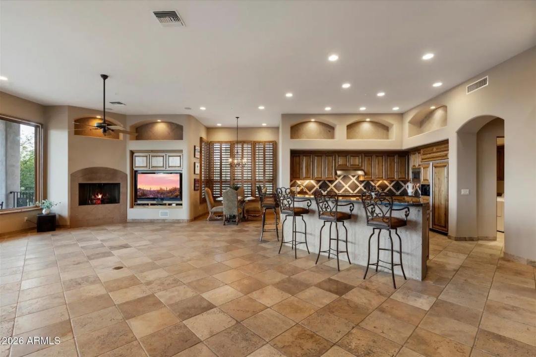 Real Estate Picture 17