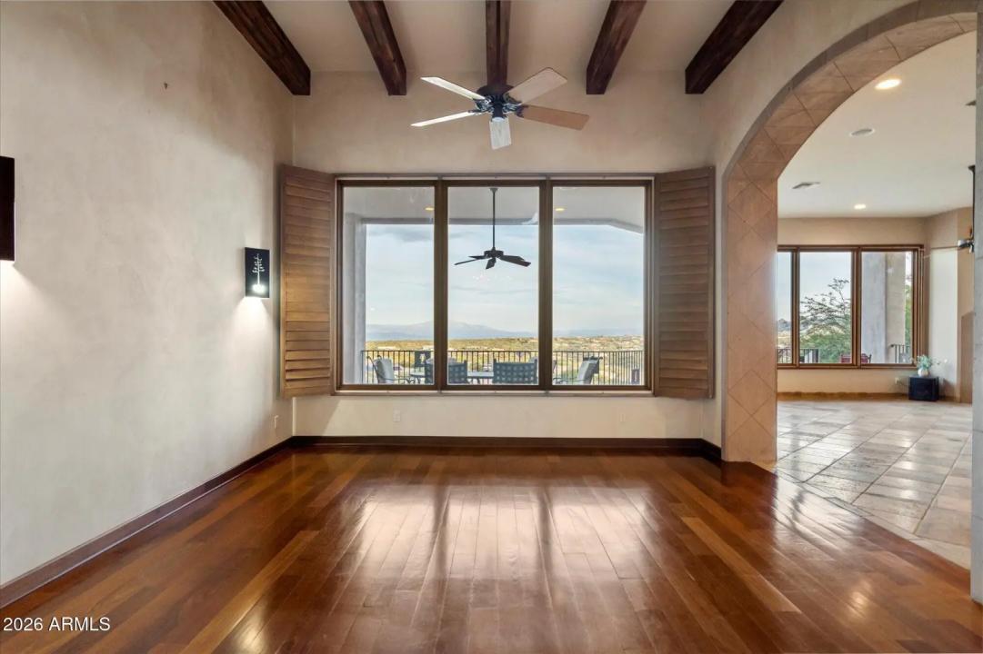 Real Estate Picture 11