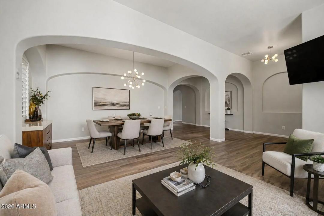 Real Estate Picture 4