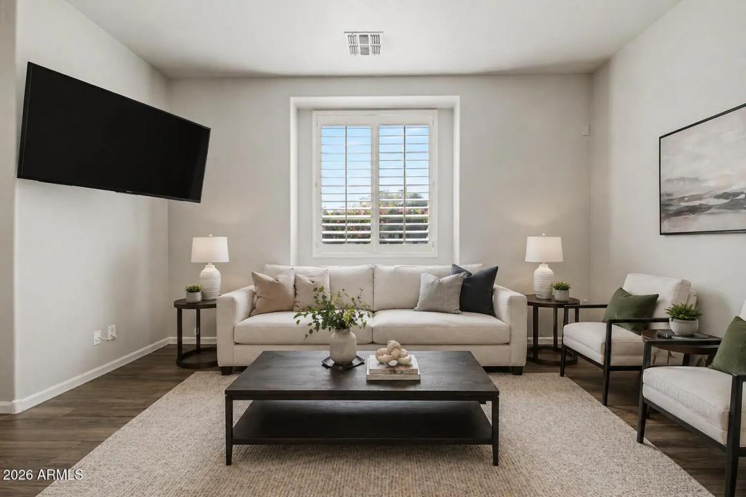 Real Estate Picture 6