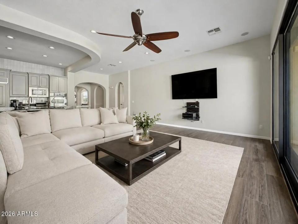 Real Estate Picture 12