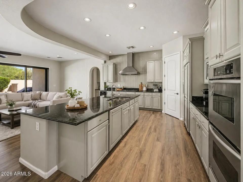 Real Estate Picture 7