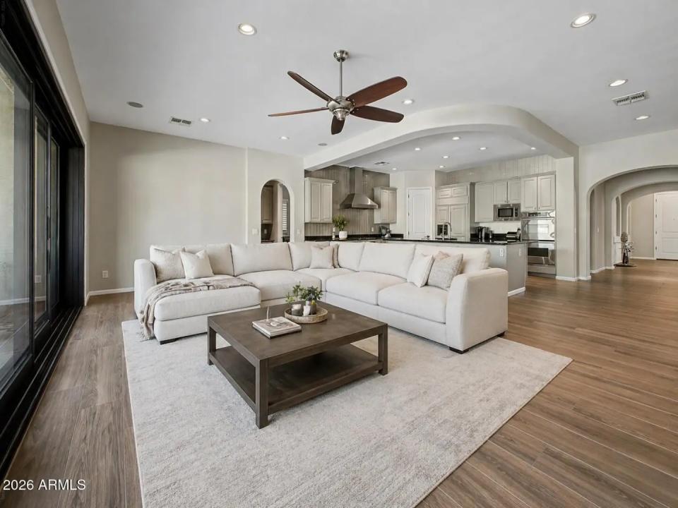 Real Estate Picture 14