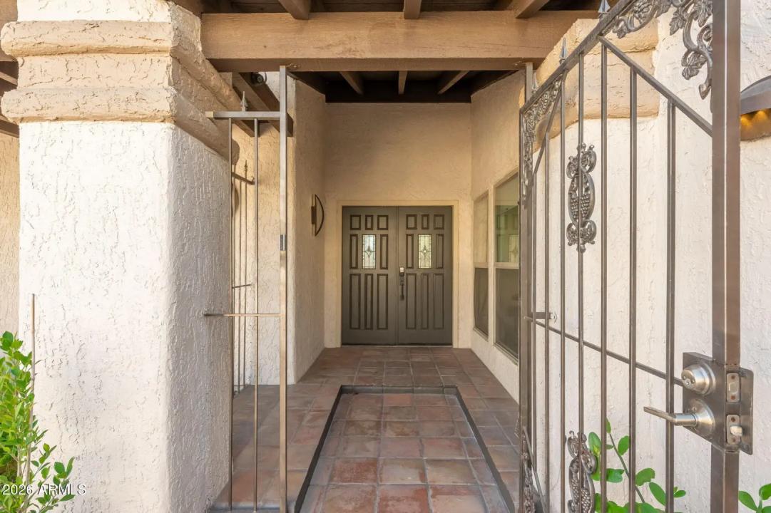 Real Estate Picture 4