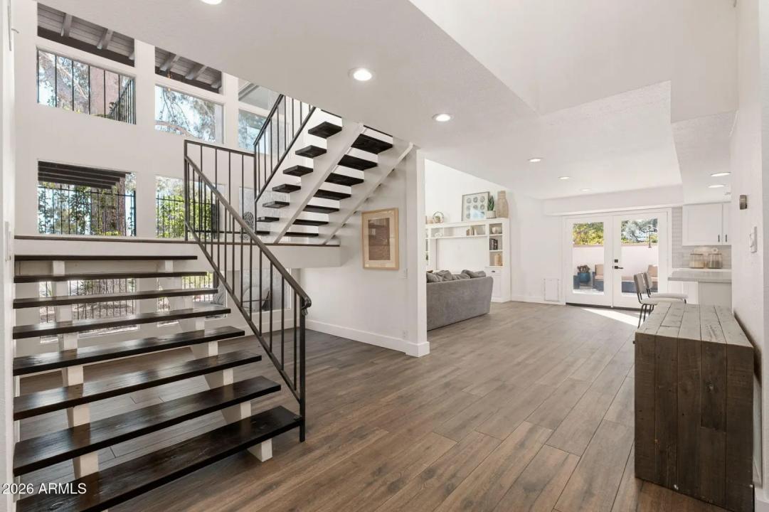 Real Estate Picture 5