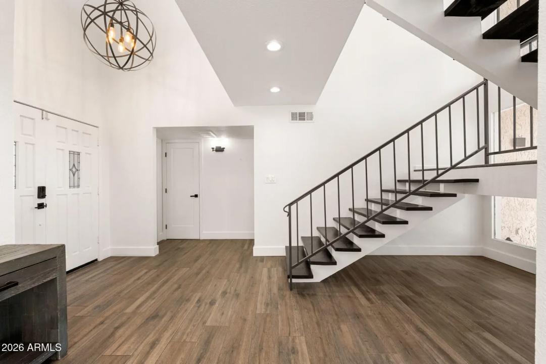 Real Estate Picture 6