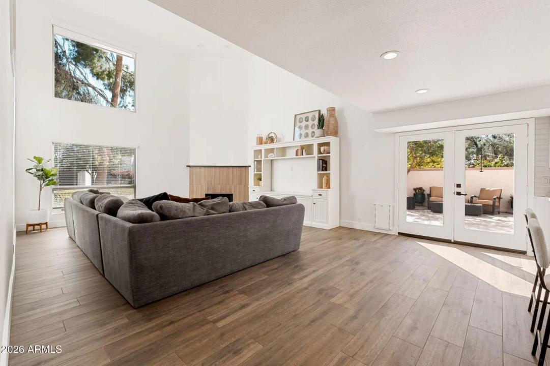 Real Estate Picture 7