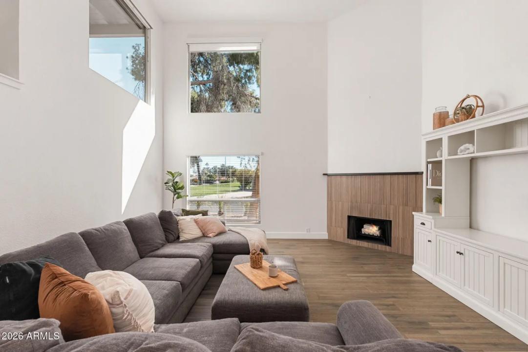 Real Estate Picture 8