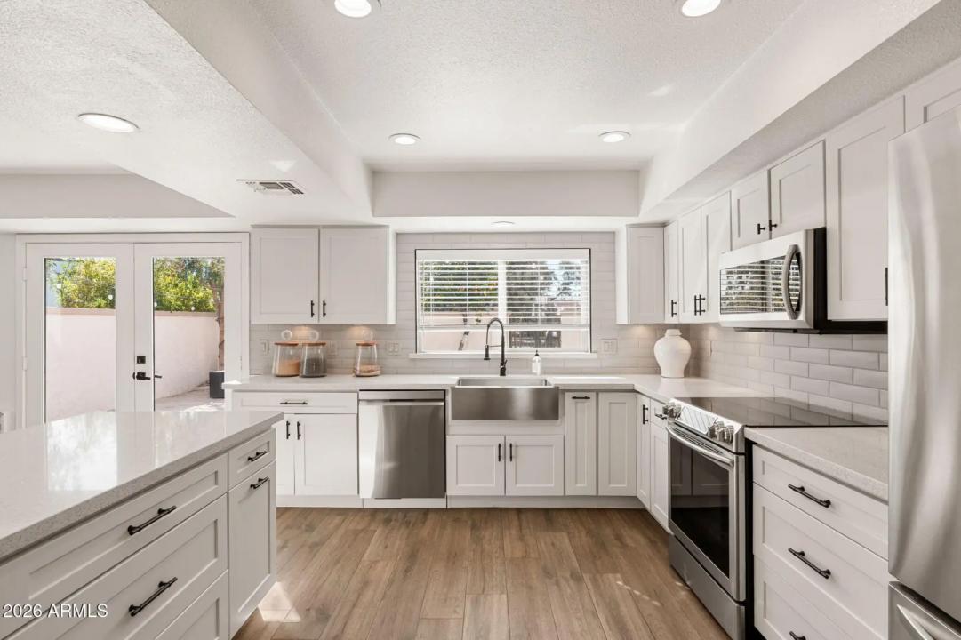 Real Estate Picture 13