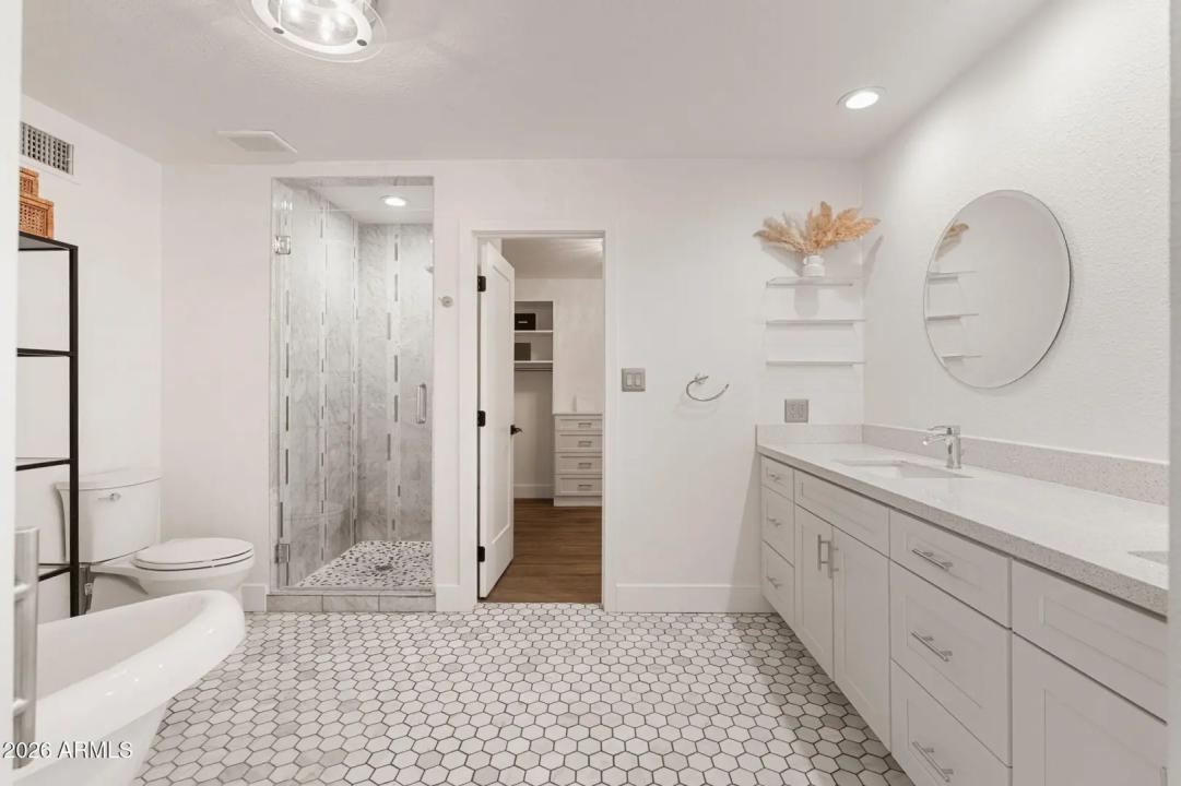 Real Estate Picture 18