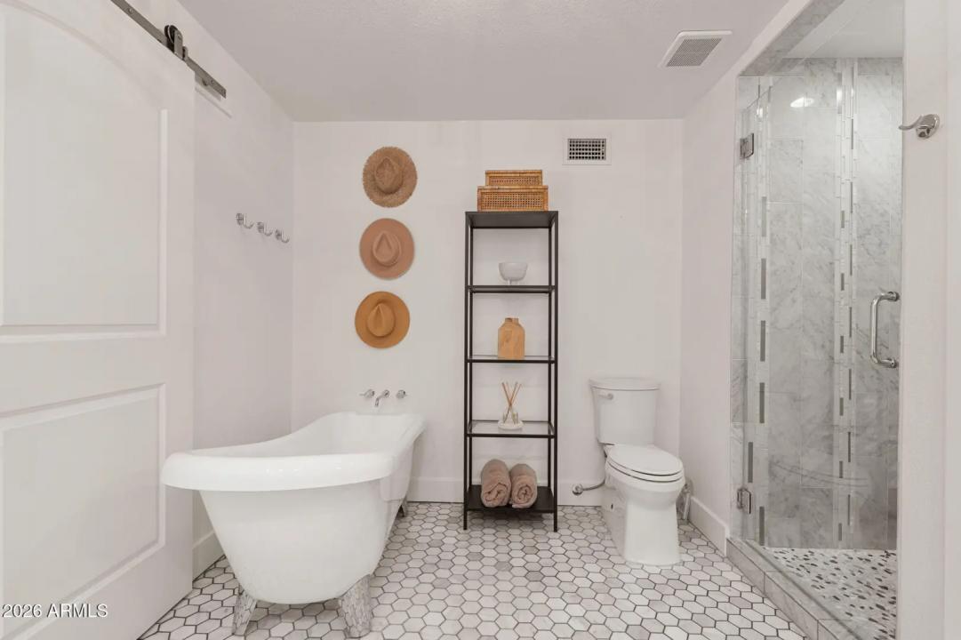 Real Estate Picture 19