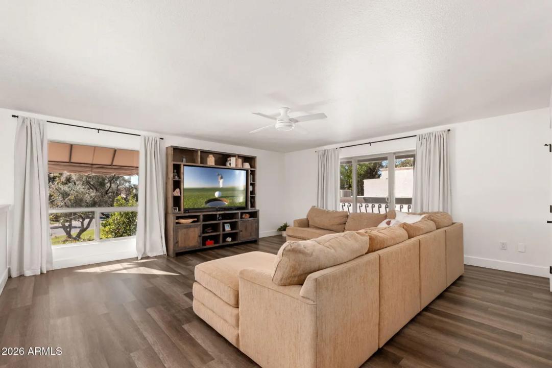 Real Estate Picture 22