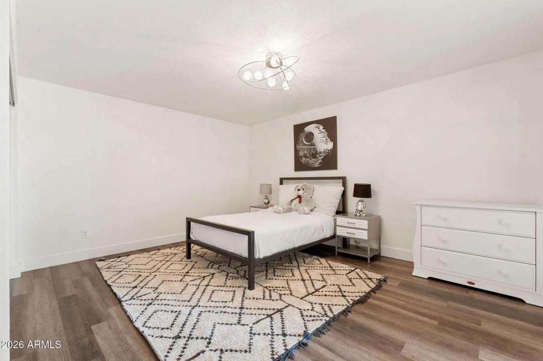 Real Estate Picture 27