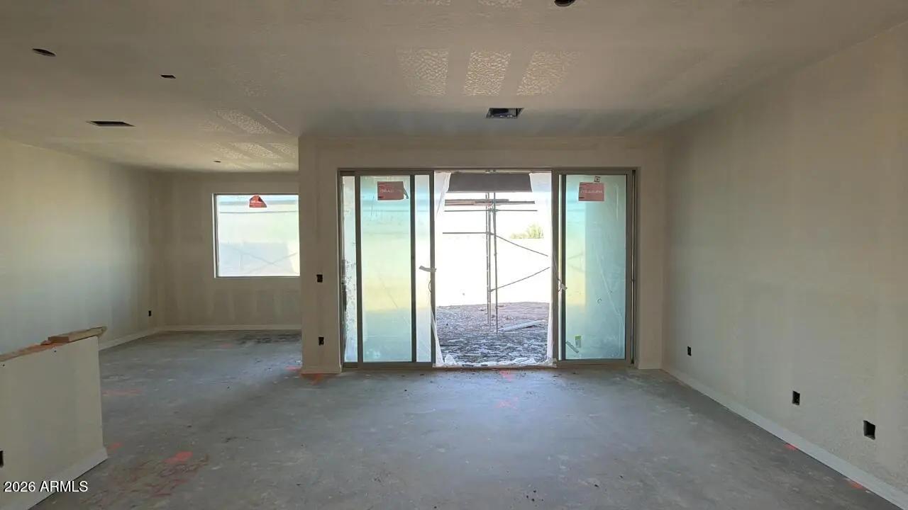 Real Estate Picture 3