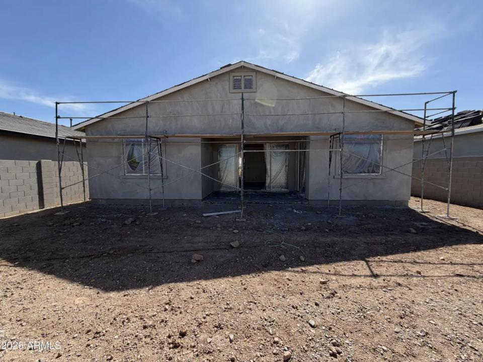 Real Estate Picture 5