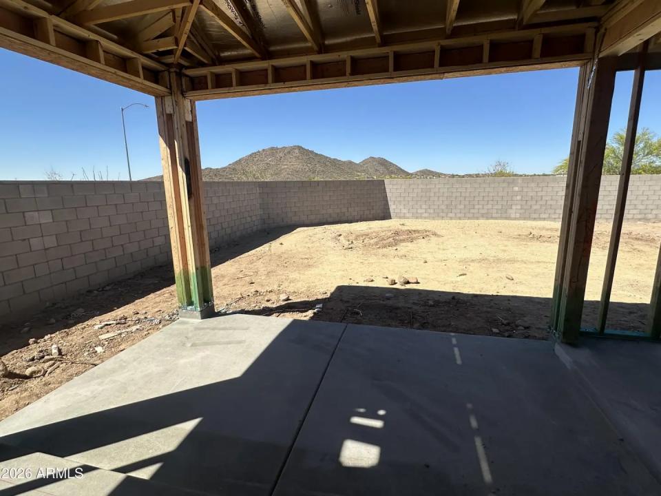 Real Estate Picture 3