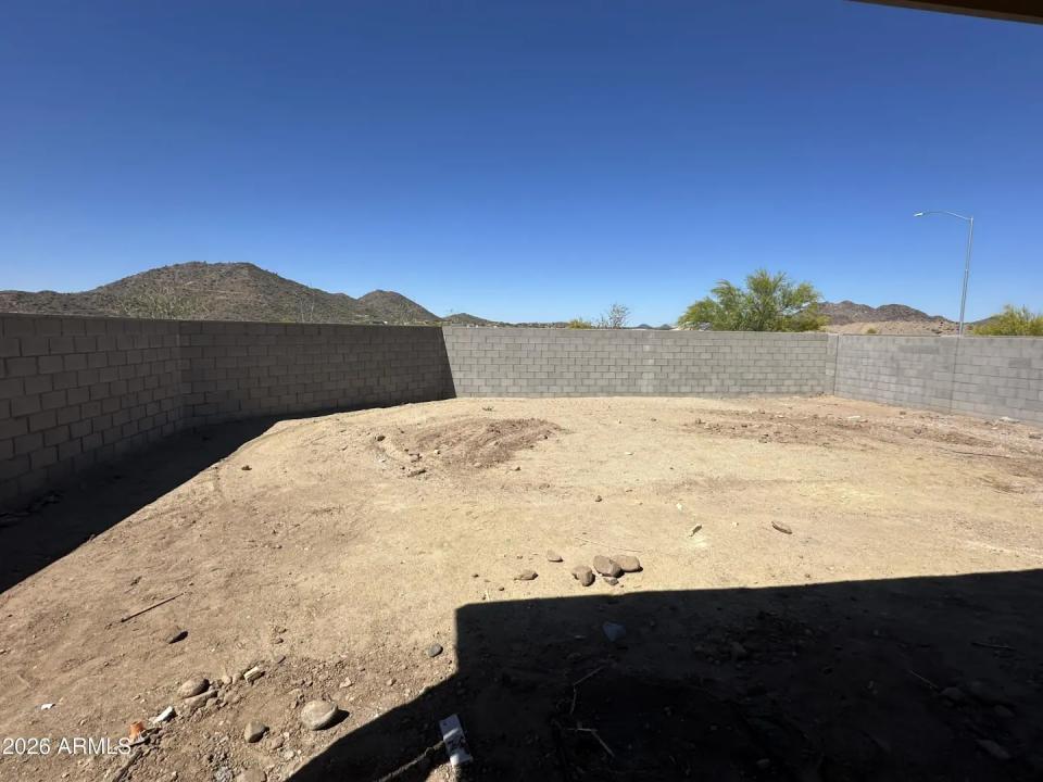 Real Estate Picture 5