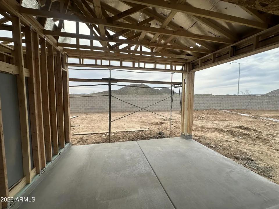 Real Estate Picture 4