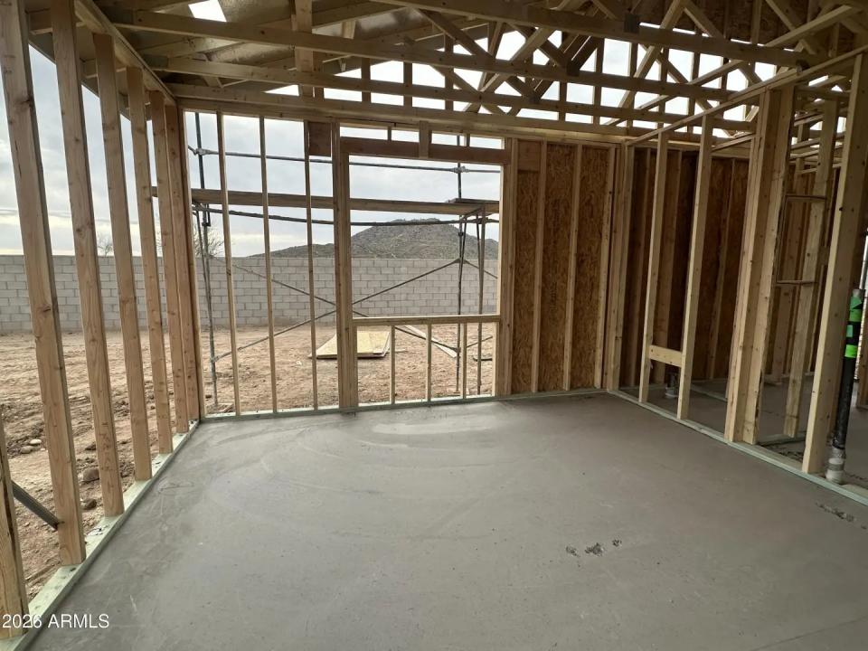 Real Estate Picture 5