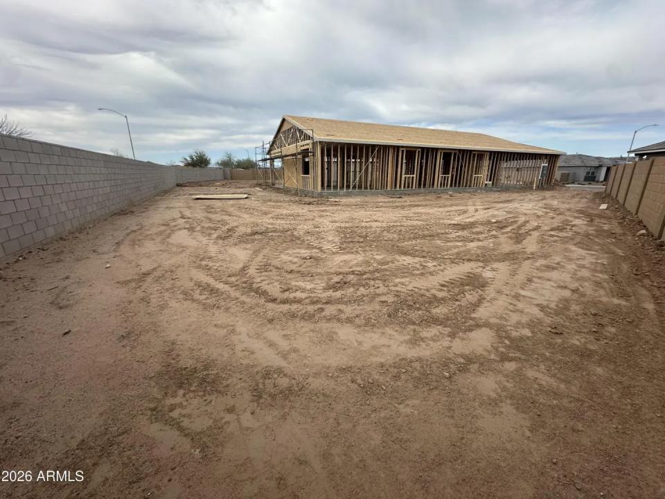 Real Estate Picture 8