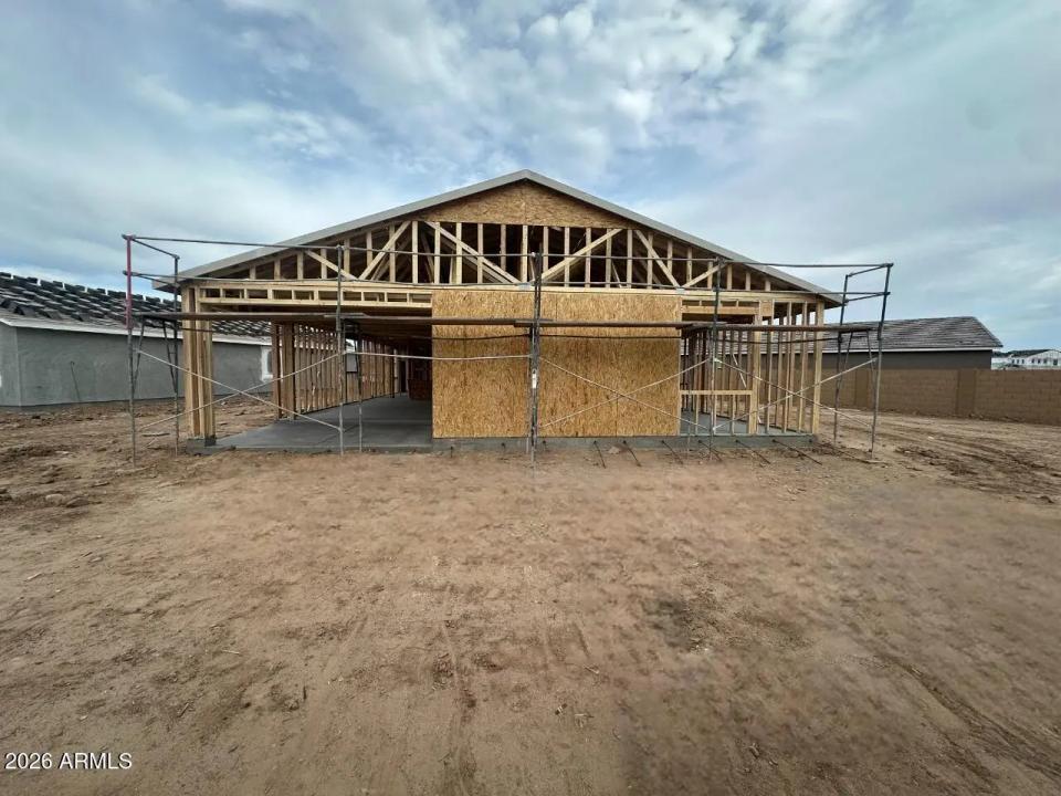 Real Estate Picture 9