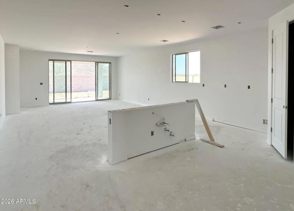 Real Estate Picture 3