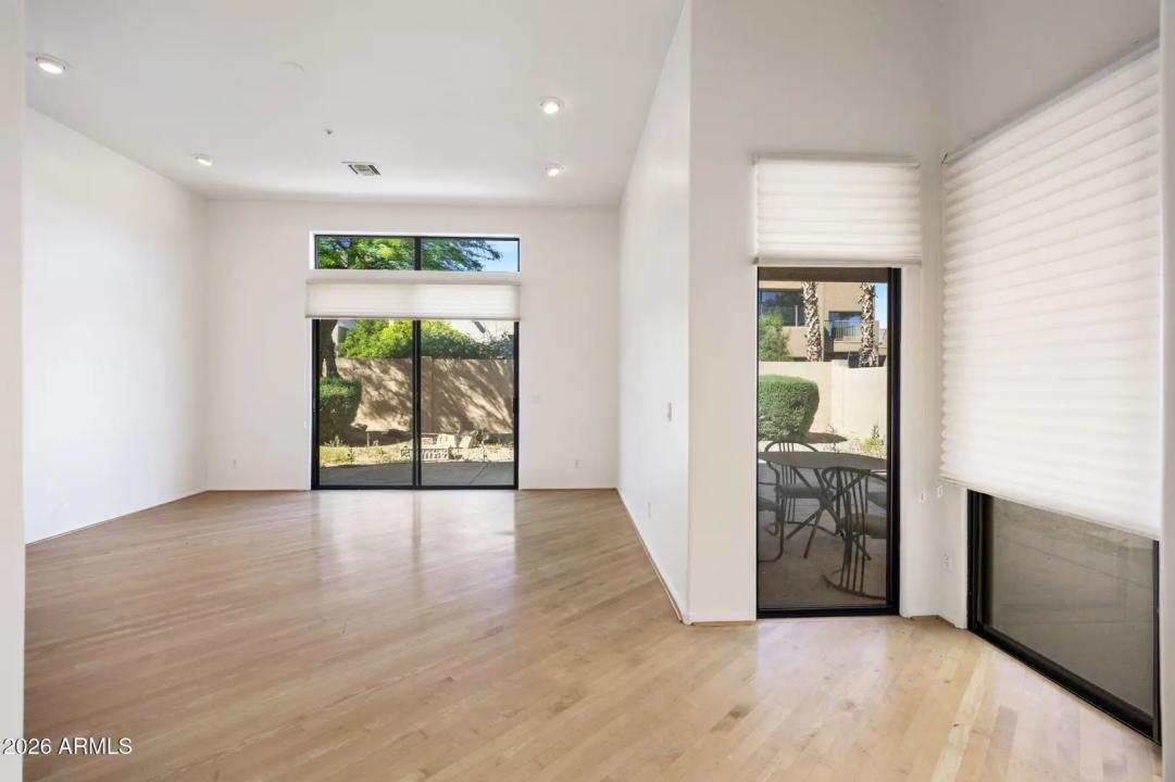 Real Estate Picture 9