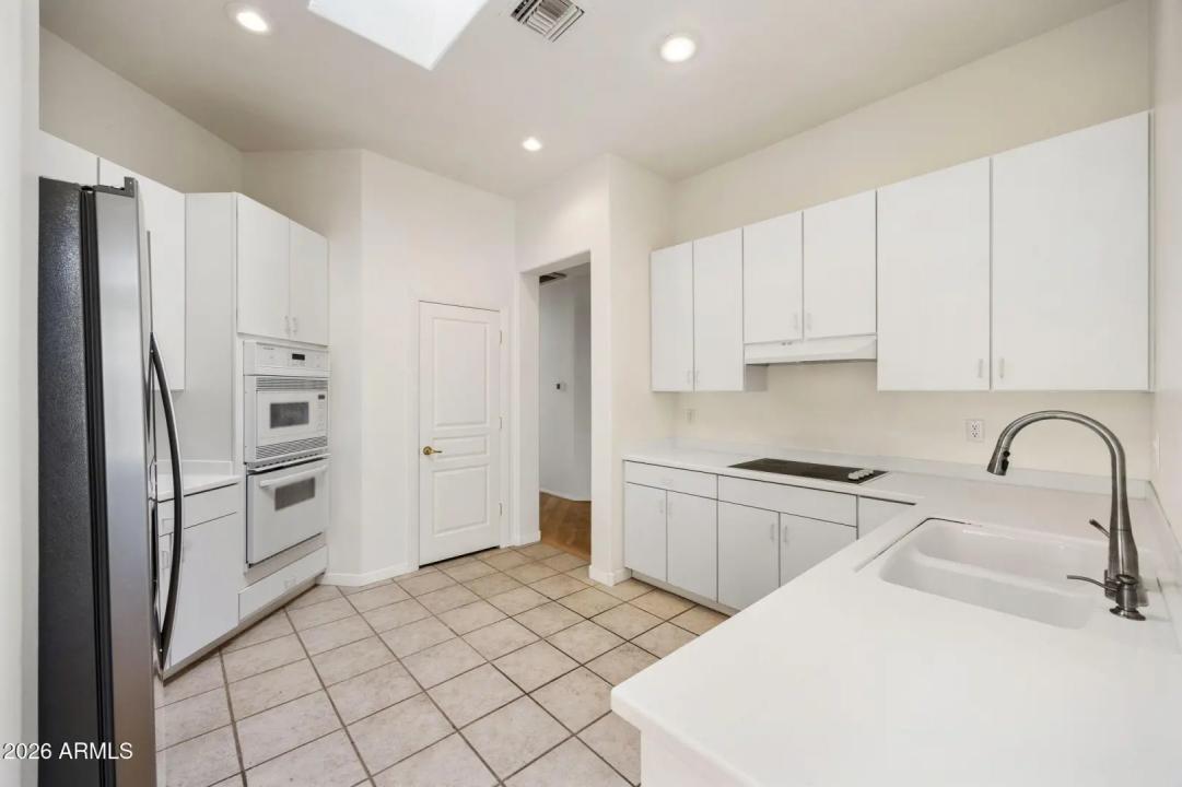 Real Estate Picture 11