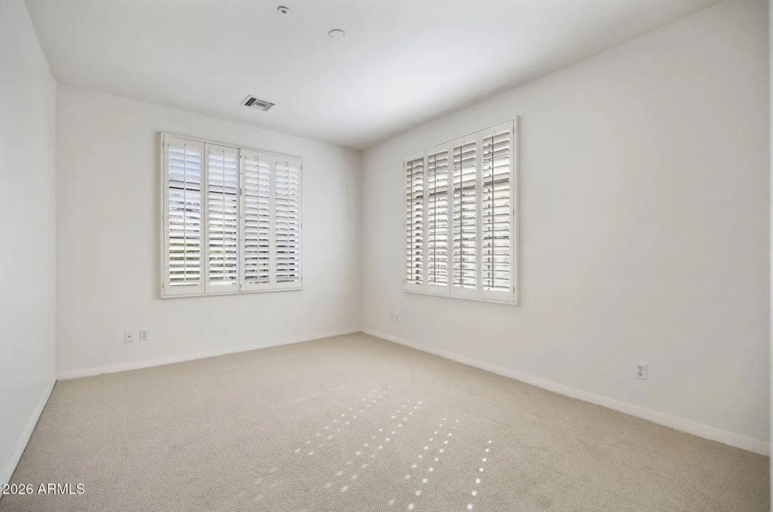 Real Estate Picture 14