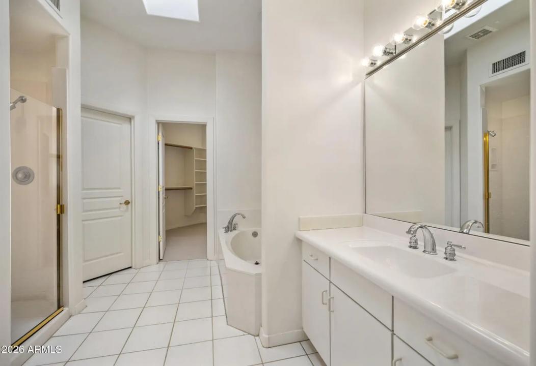 Real Estate Picture 6