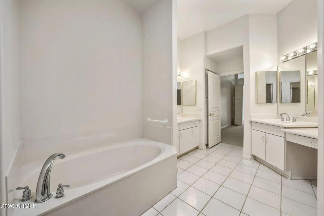 Real Estate Picture 7