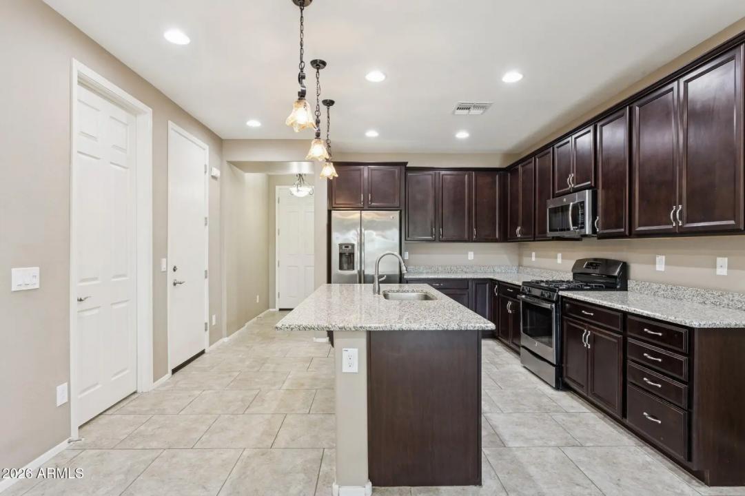 Real Estate Picture 11