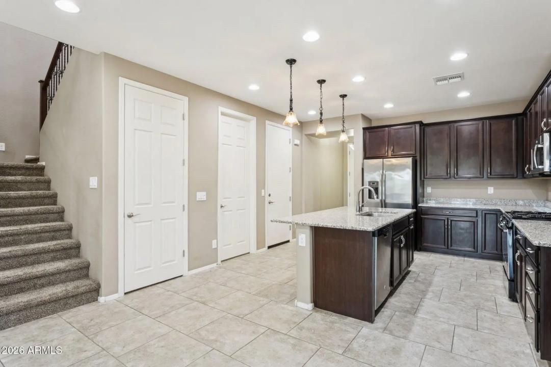 Real Estate Picture 12