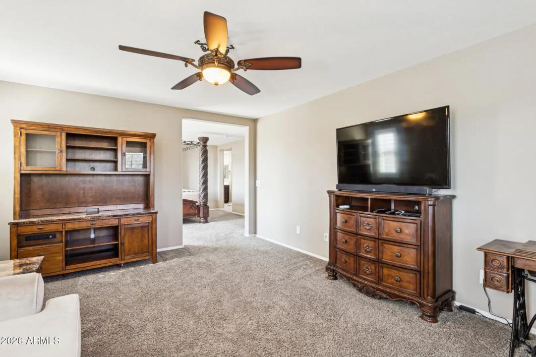 Real Estate Picture 24