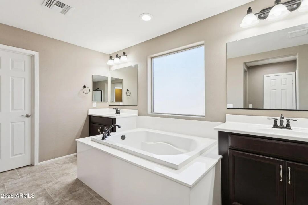 Real Estate Picture 27