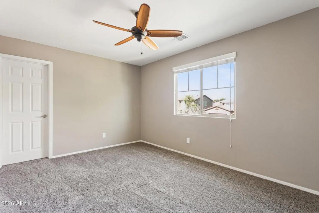 Real Estate Picture 33