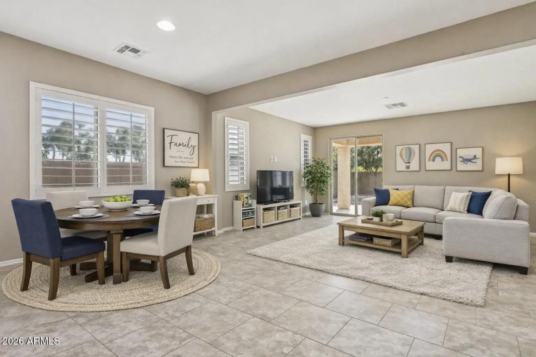 Real Estate Picture 18