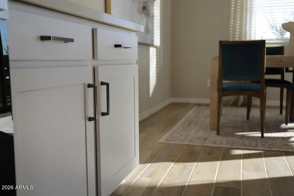 Real Estate Picture 4