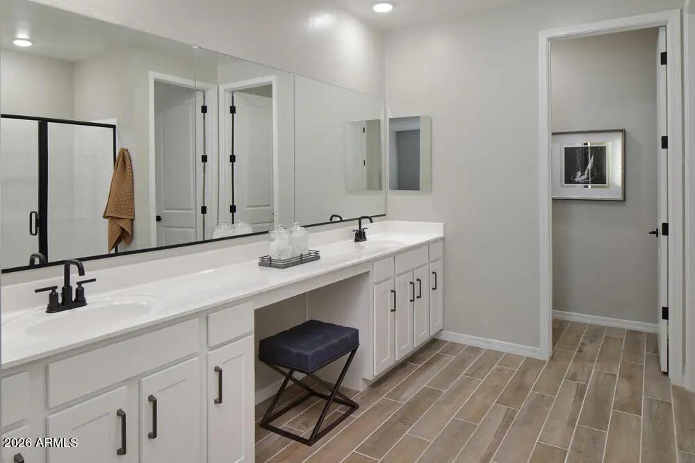 Real Estate Picture 15